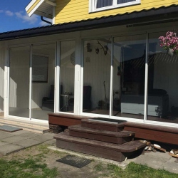 Sliding systems non-insulated
