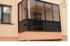 Balcony glazing, sliding system, clear + tinted glasses