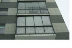 Balcony glazing, sliding system, clear glasses