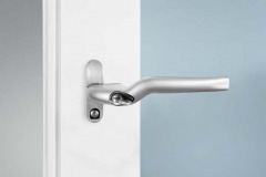 Terrace doors handle with knob