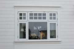 Window with glued sprosses, side/top hung opening