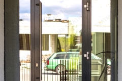 CS77 Entrance doors